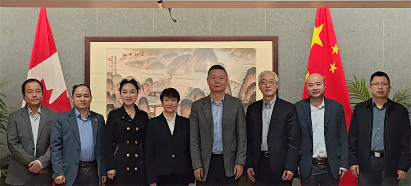 加拿大华人同乡会联合总会新一届常务理事会成员拜会中国驻多伦多